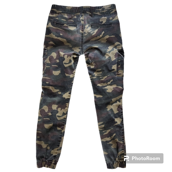 V.I.P. Green Camo Cargo Joggers, Elastic Waist & Hems Size 5/6  Style #2-80267AM - Picture 2 of 8